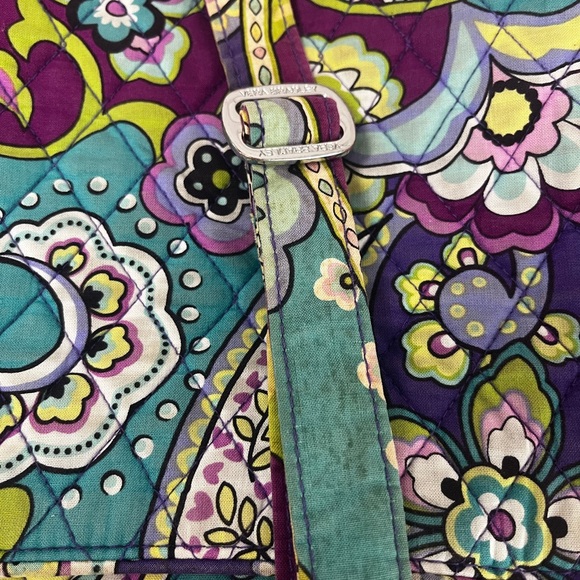Vera Bradley Crossbody Purse – Floral Paisley Quilted Bag (Silhouette Floral) - Picture 11 of 11